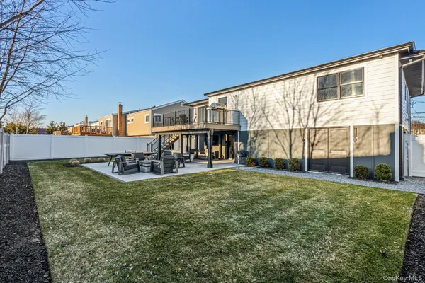 $1,299,000 | 3000 Holiday Park Drive, Merrick, NY 11566