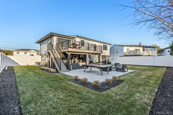 $1,299,000 | 3000 Holiday Park Drive, Merrick, NY 11566