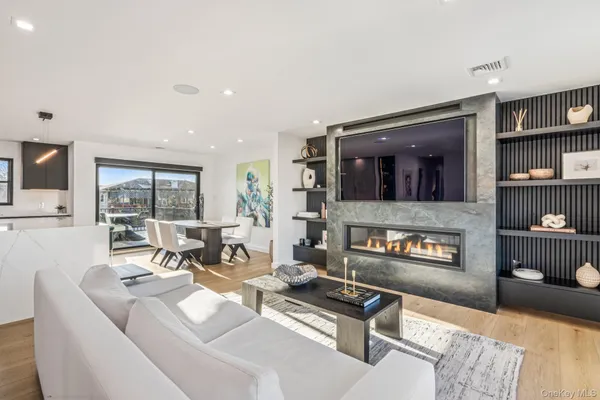 $1,299,000 | 3000 Holiday Park Drive, Merrick, NY 11566