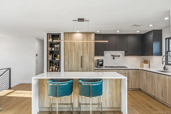 $1,299,000 | 3000 Holiday Park Drive, Merrick, NY 11566