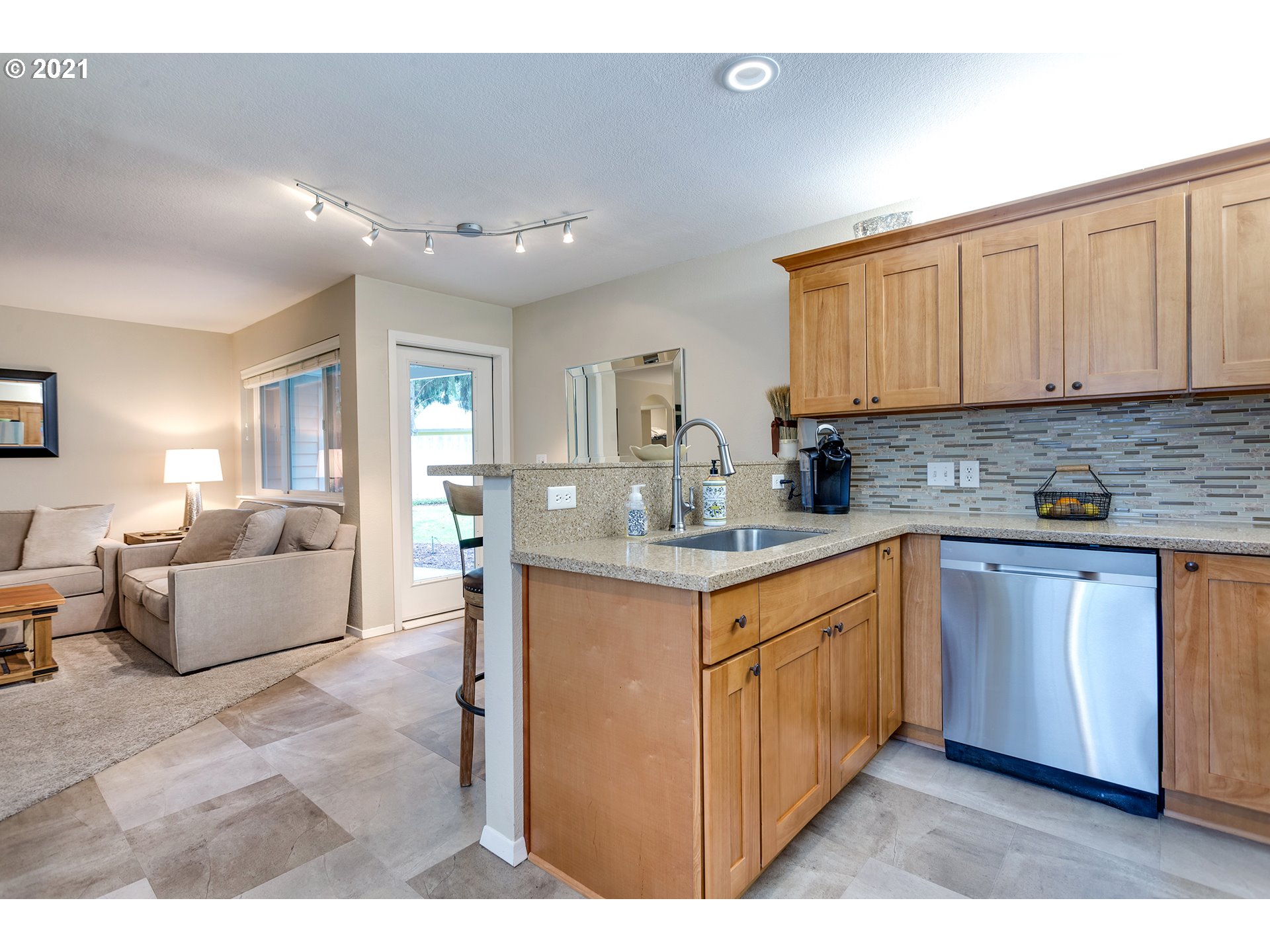 5225 Jean Road, Unit 510 Lake Oswego, OR 97035 - Photo 11 of 30 Gallery Image 11
