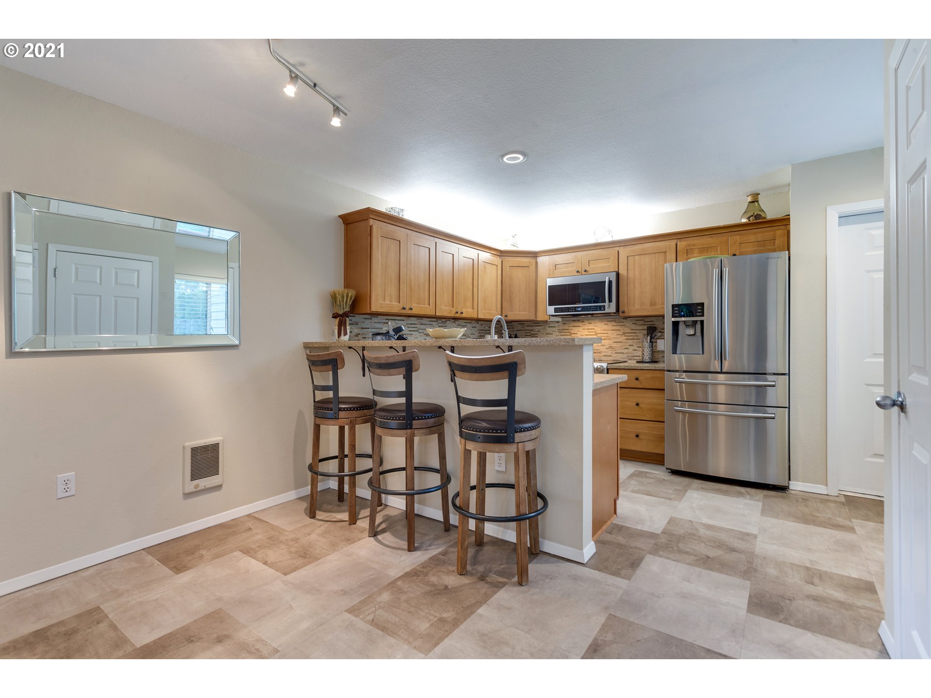 5225 Jean Road, Unit 510 Lake Oswego, OR 97035 - Photo 6 of 30 Gallery Image 6