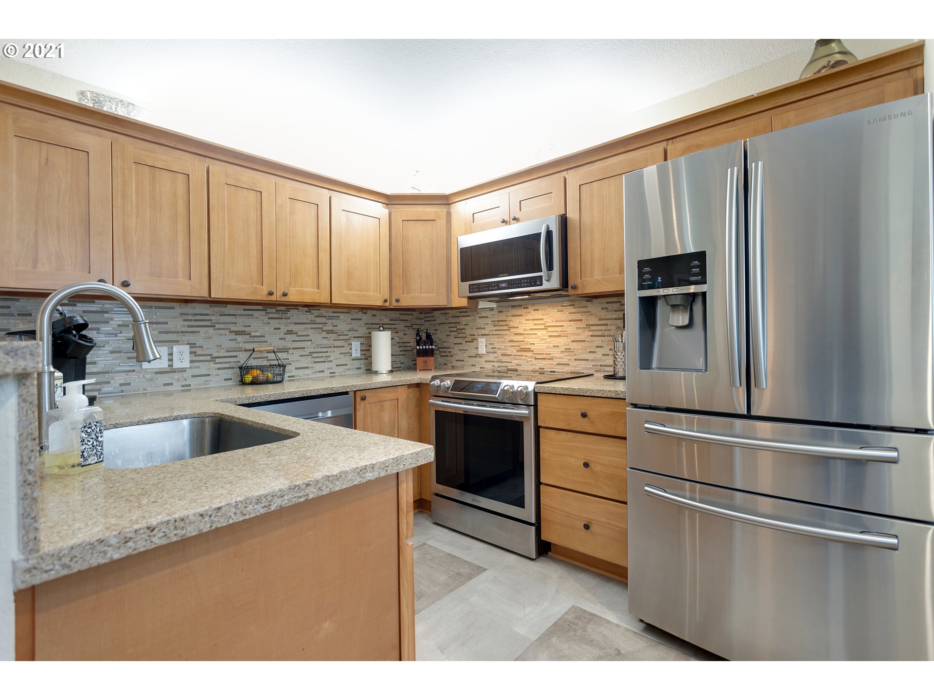 5225 Jean Road, Unit 510 Lake Oswego, OR 97035 - Photo 7 of 30 Gallery Image 7