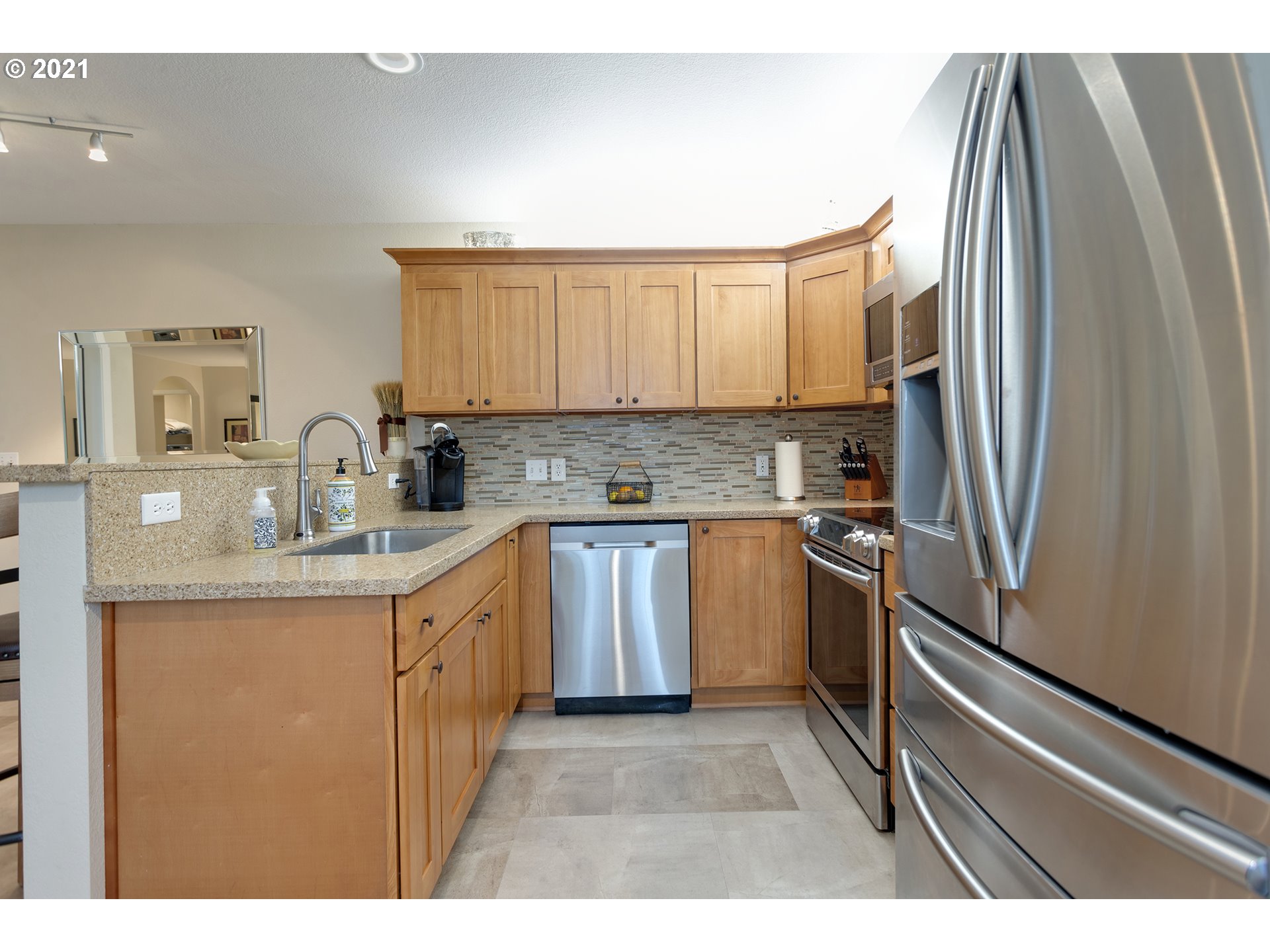 5225 Jean Road, Unit 510 Lake Oswego, OR 97035 - Photo 9 of 30 Gallery Image 9