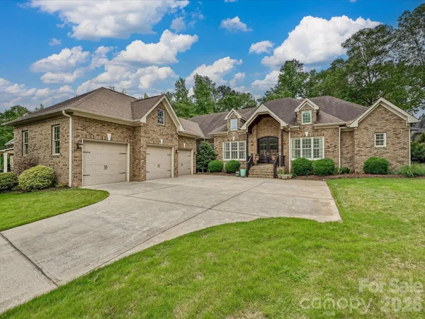 $845,000 | 124 Cottage Creek Court, York, SC 29745