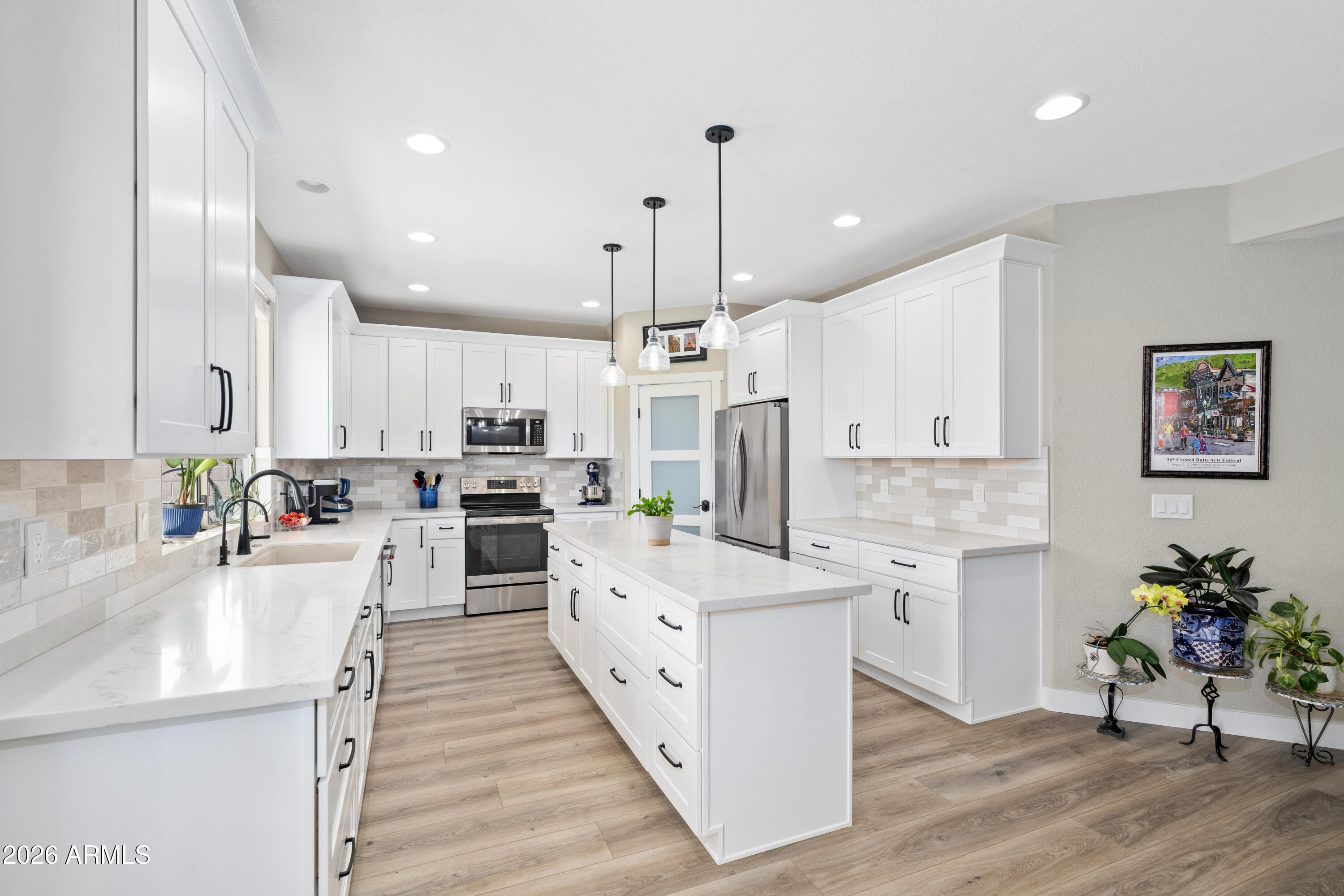1071 East Ivanhoe Street Gilbert, AZ 85295 - Photo 6 of 41 Beautifully redesigned Kitchen