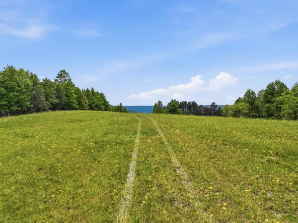 $399,000 | 2750 B Browns Trace Road, Sherwood, TN 37376