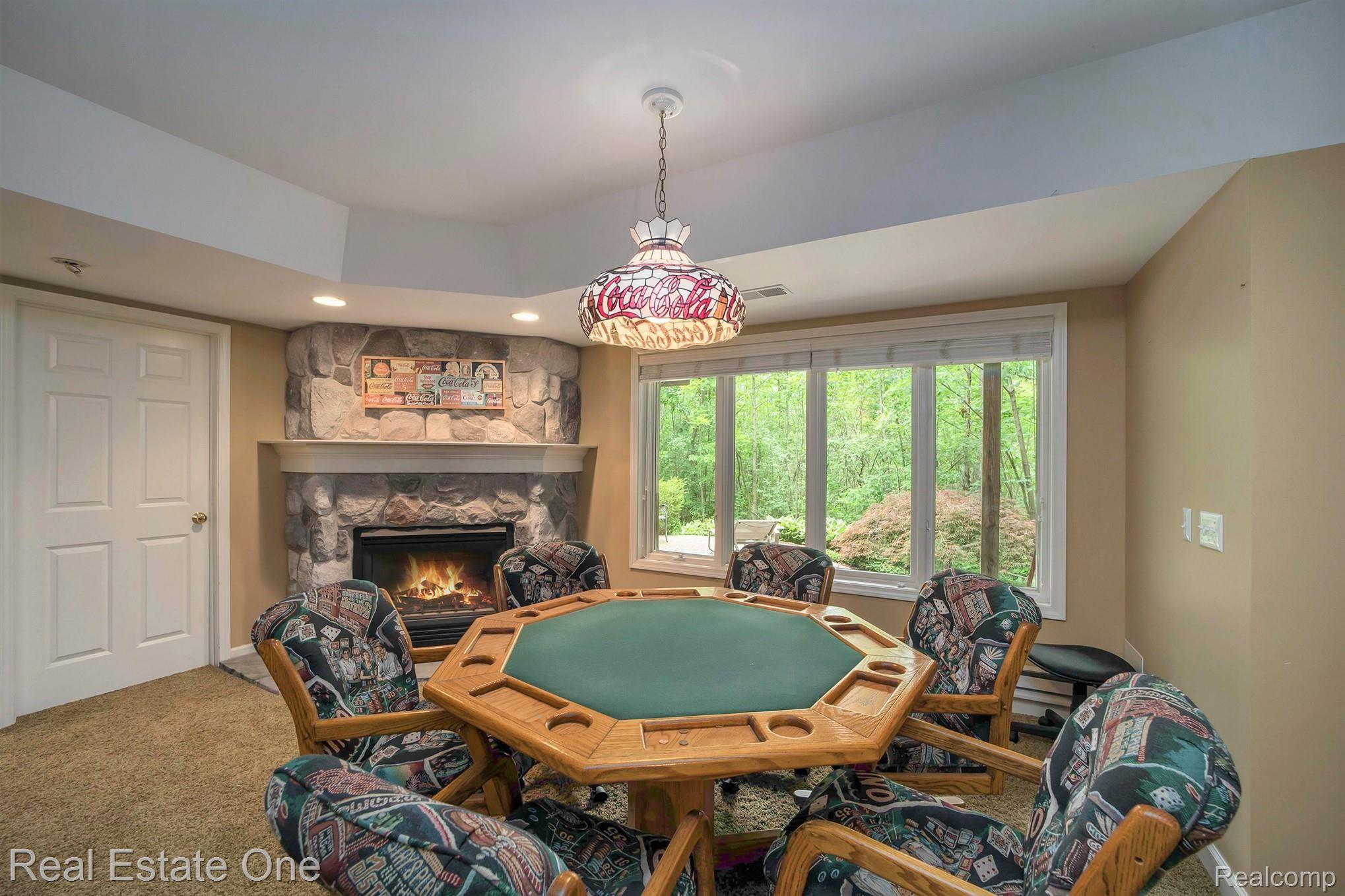 7265 Rabbit Ears Pass Clarkston, MI 48346 - Photo 19 of 30 2nd fieldstone fireplace - gas