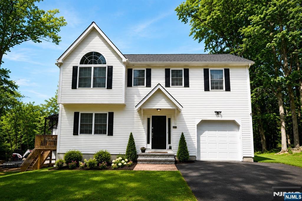25 Richards Road Hopatcong, NJ 07843 - Photo 2 of 28