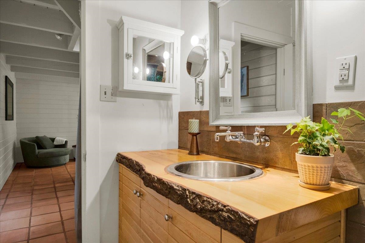 221 Red Pine Road Hinesburg, VT 05461 - Photo 36 of 59 Gallery Image 36