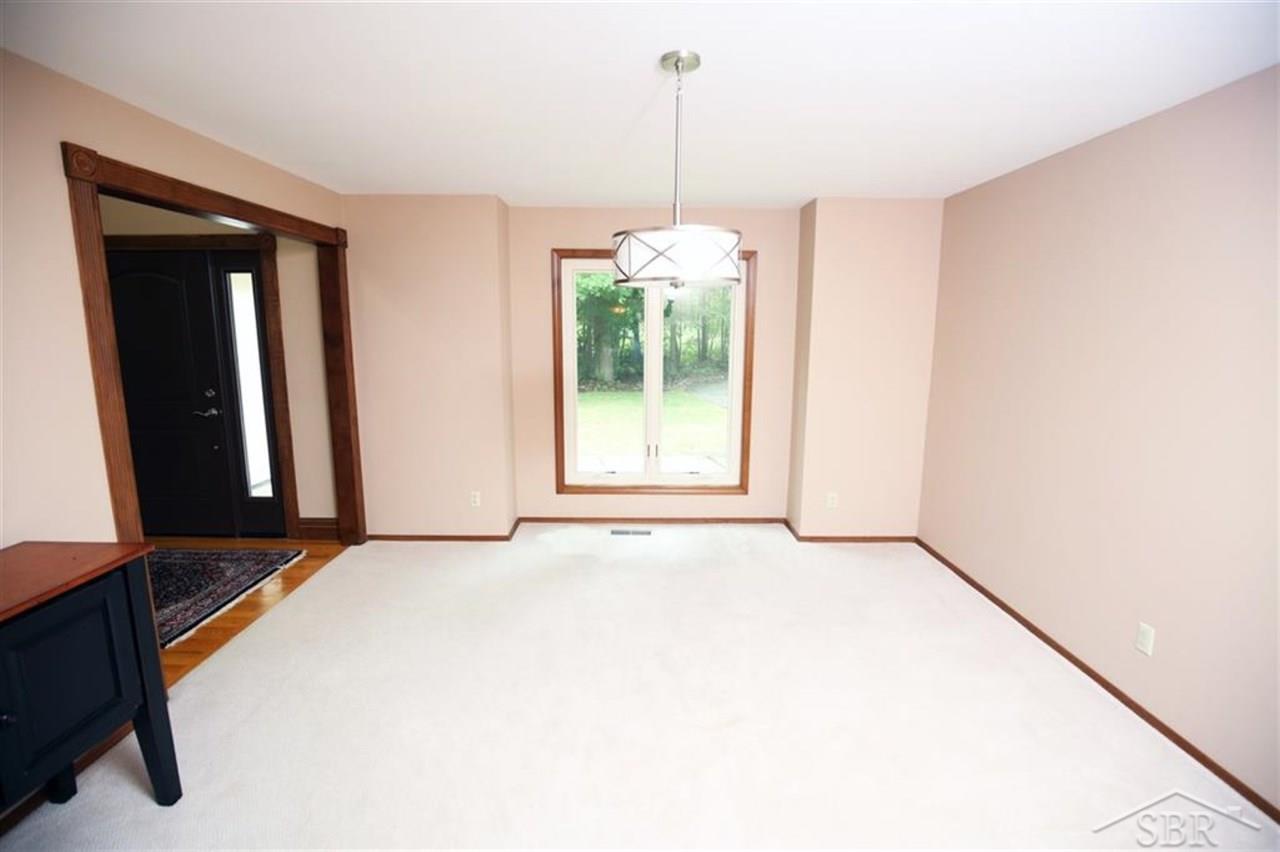 2314 North Trail Road Midland, MI 48642 - Photo 8 of 69 50017990-7.JPG