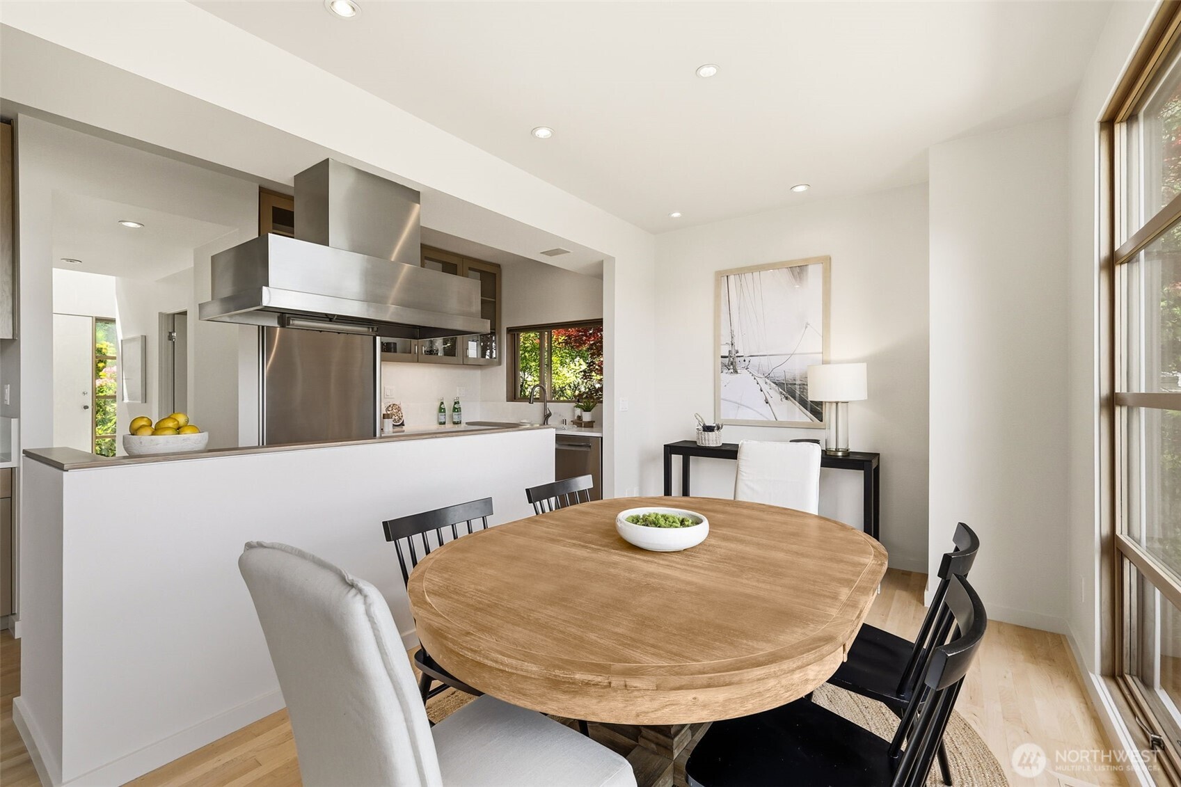 3607 West Commodore Way Seattle, WA 98199 - Photo 17 of 37