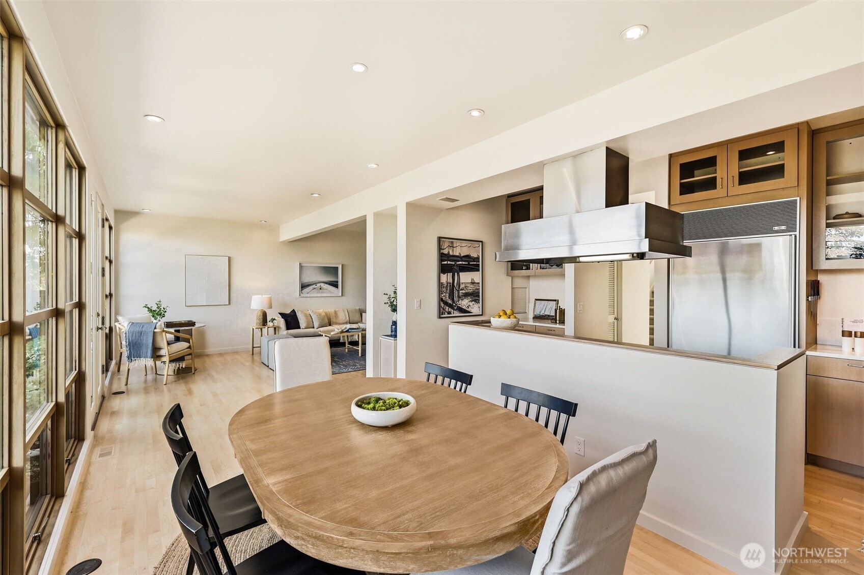 3607 West Commodore Way Seattle, WA 98199 - Photo 18 of 37