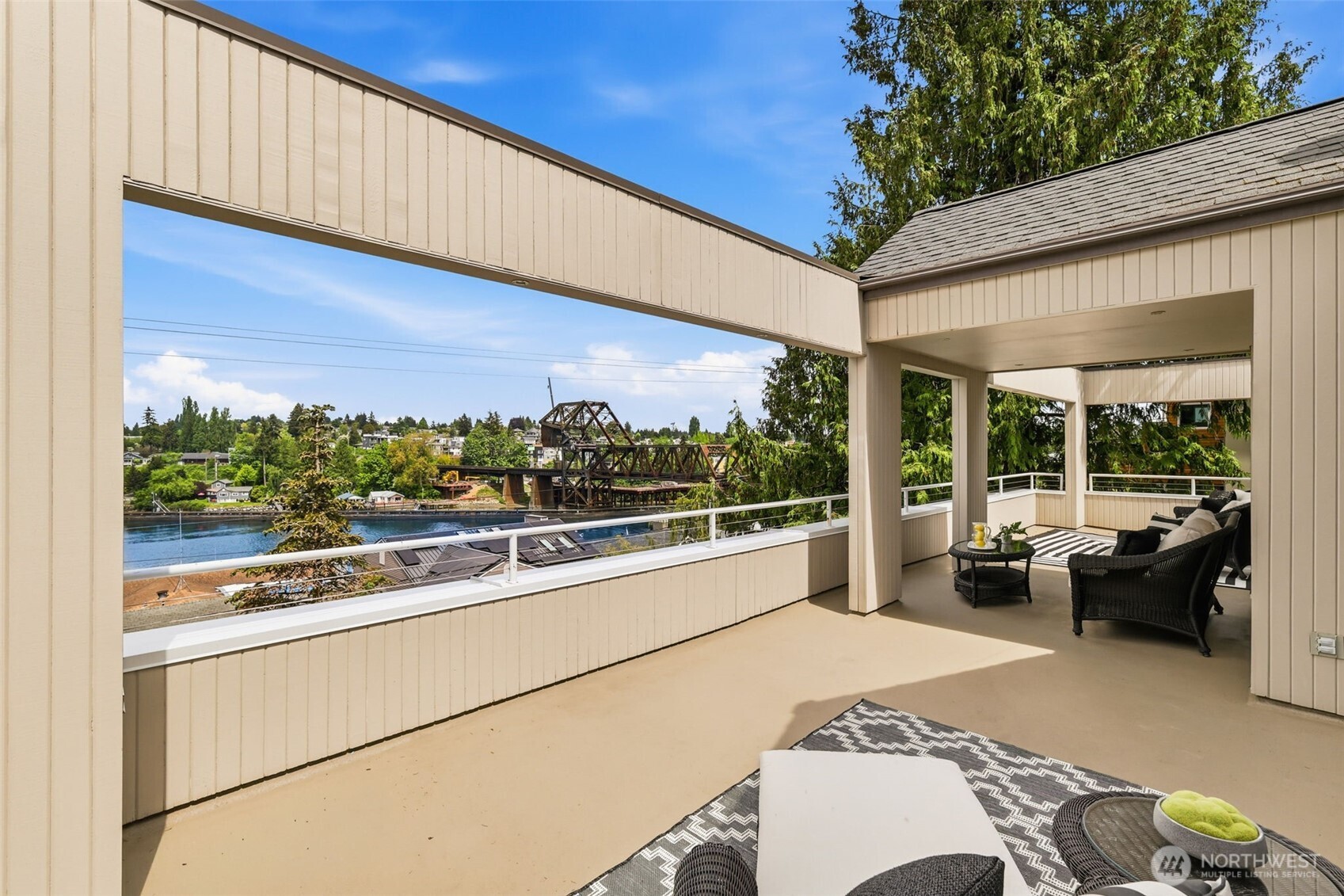 3607 West Commodore Way Seattle, WA 98199 - Photo 32 of 37