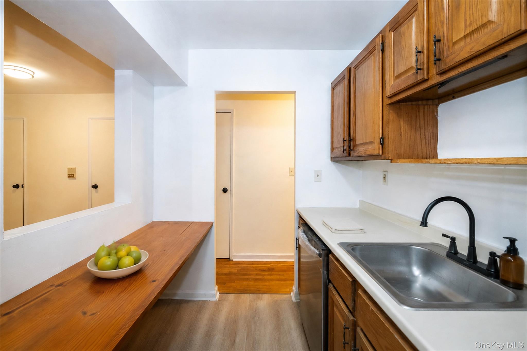 70 Locust Avenue, Unit B405 New Rochelle, NY 10801 - Photo 18 of 33 Gallery Image 18