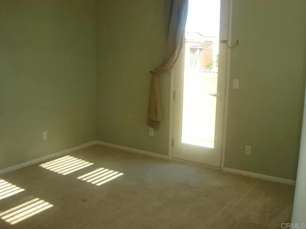 a view of empty room with window