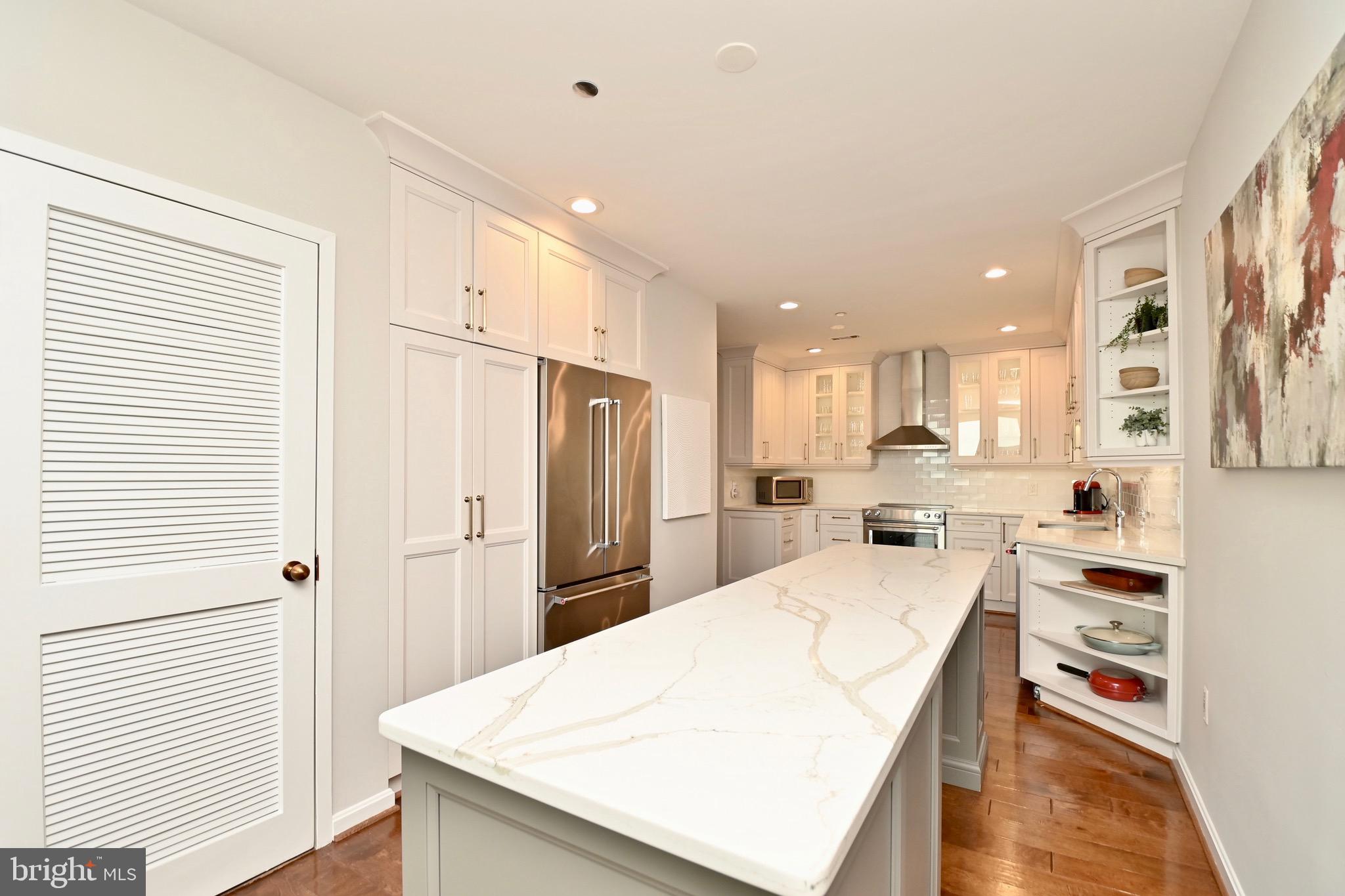 1300 Crystal Drive, Unit PH14 Arlington, VA 22202 - Photo 15 of 60 kitchen