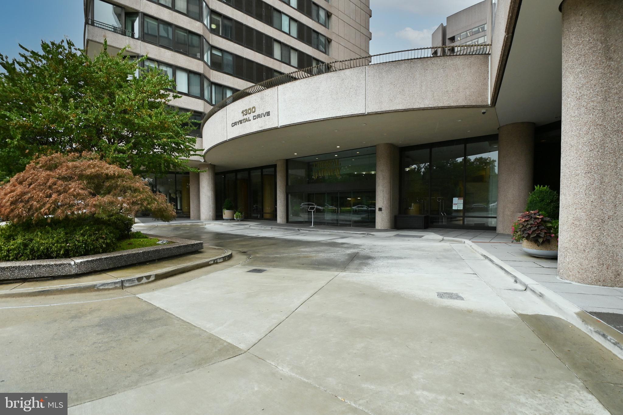 1300 Crystal Drive, Unit PH14 Arlington, VA 22202 - Photo 3 of 60 Entrance to building