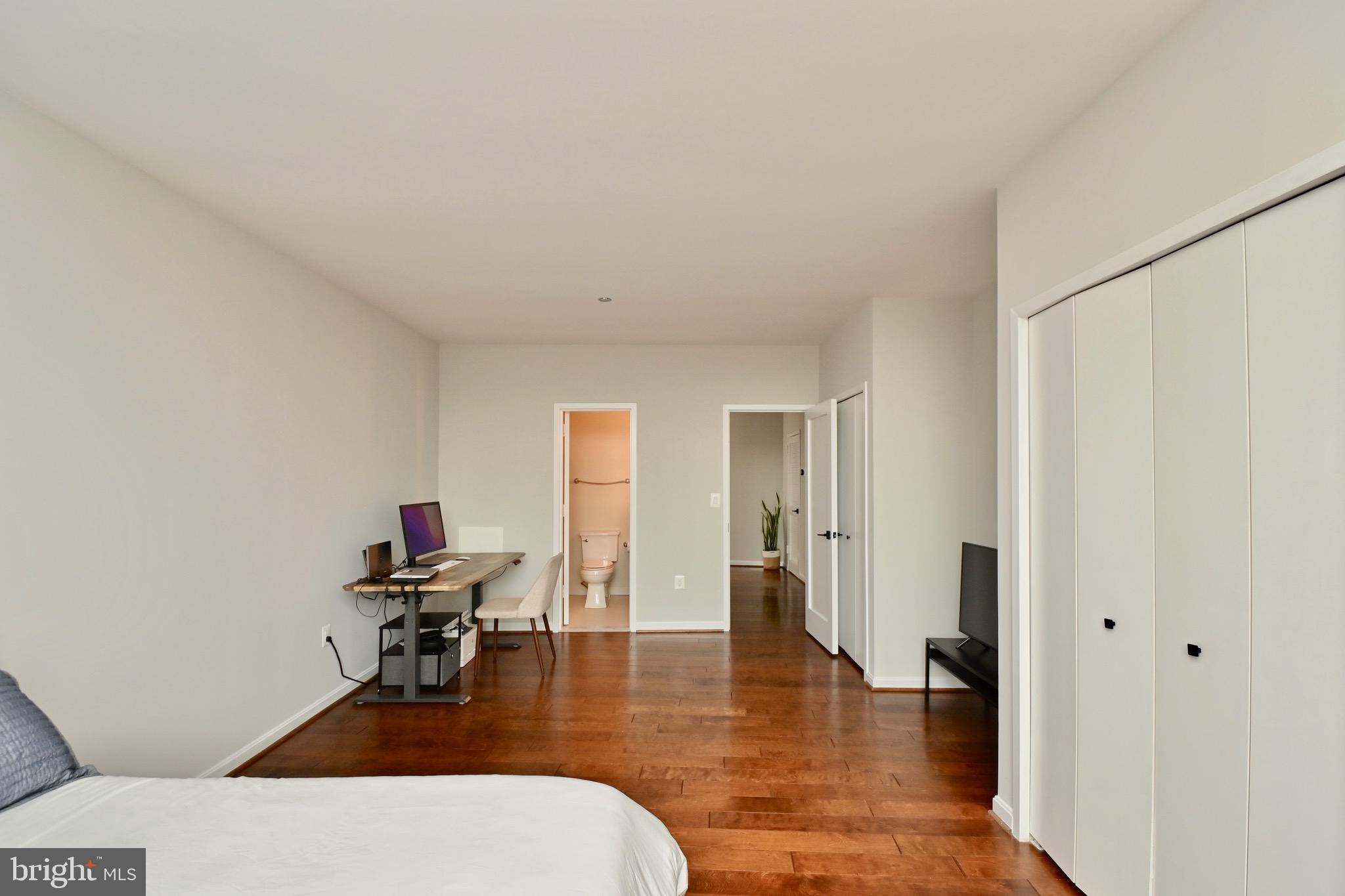 1300 Crystal Drive, Unit PH14 Arlington, VA 22202 - Photo 31 of 60 2nd bedroom