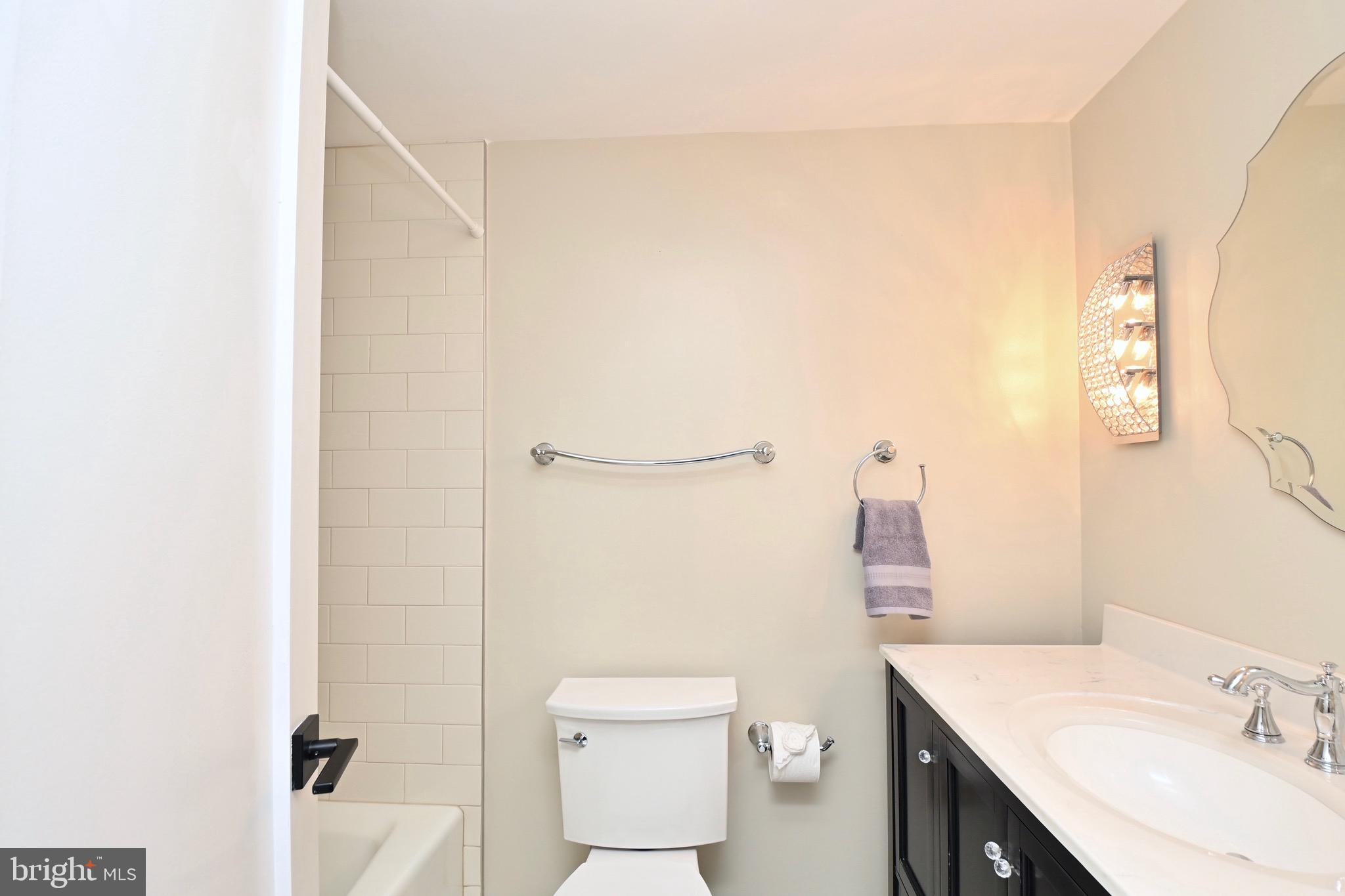 1300 Crystal Drive, Unit PH14 Arlington, VA 22202 - Photo 32 of 60 2nd full bath