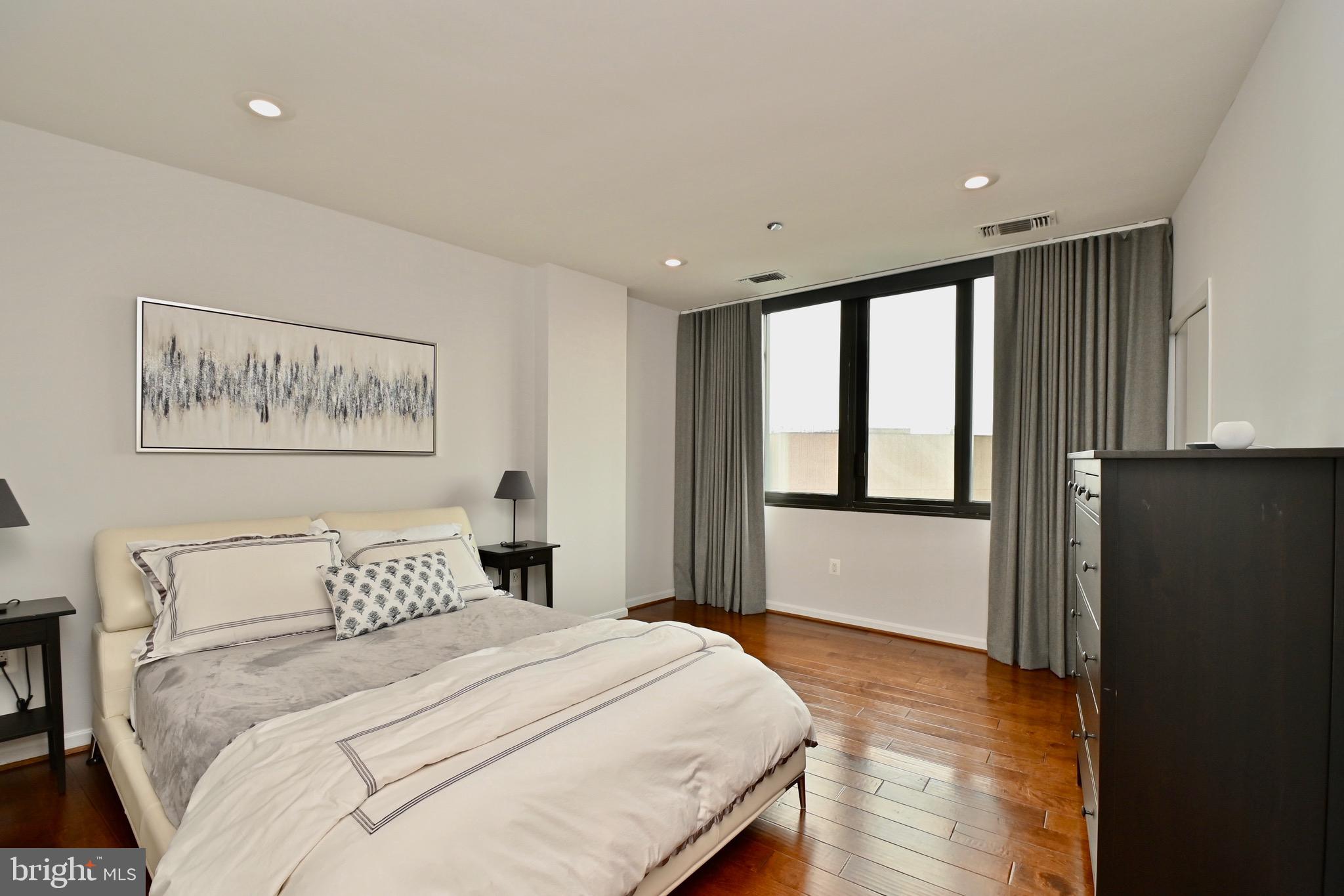 1300 Crystal Drive, Unit PH14 Arlington, VA 22202 - Photo 34 of 60 Primary bedroom