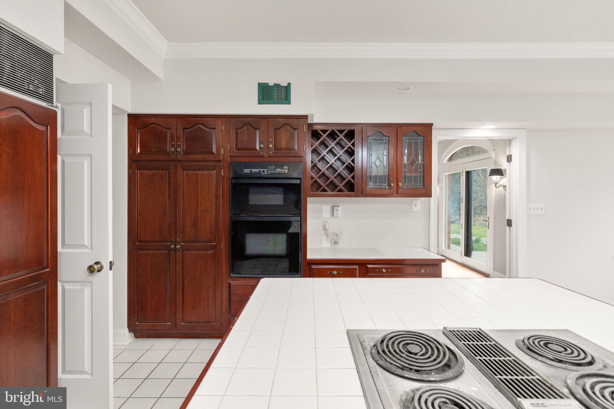14613 Philpot Road Phoenix, MD 21131 - Photo 15 of 69 Custom Cabinets