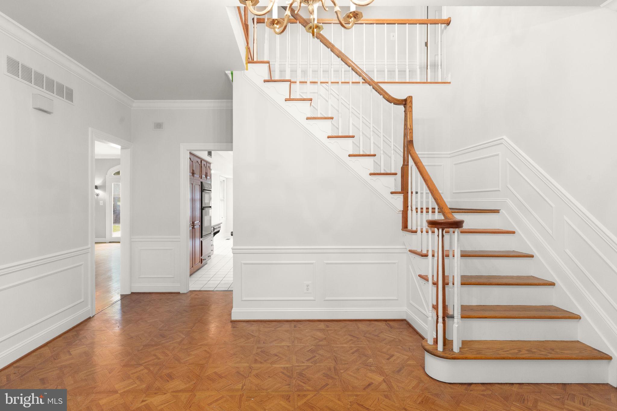 14613 Philpot Road Phoenix, MD 21131 - Photo 24 of 69 Elegant Entryway
