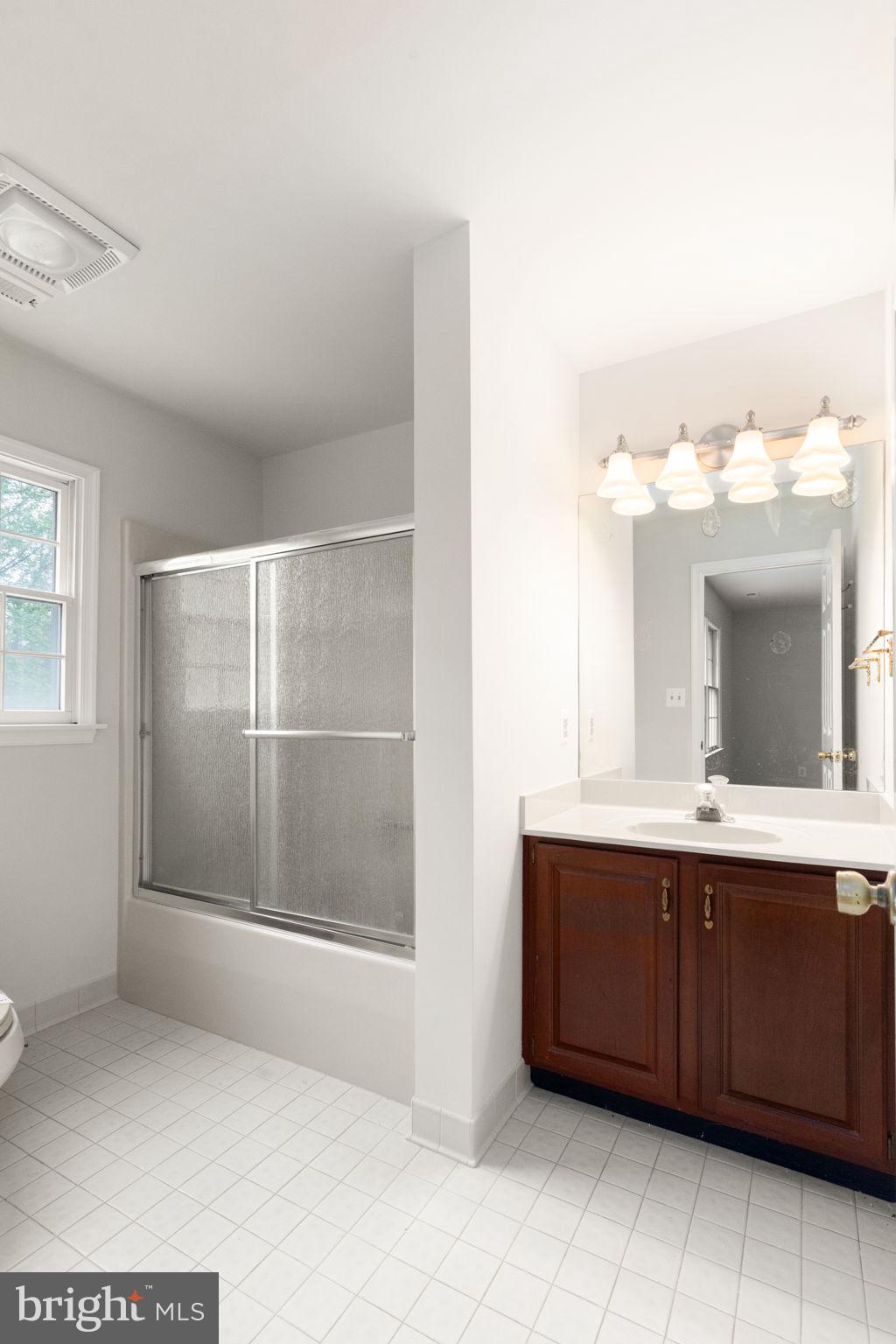 14613 Philpot Road Phoenix, MD 21131 - Photo 37 of 69 Full Bath in Bedroom