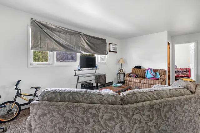 $825,000 | 100 East Market Street, Piper City, IL 60959