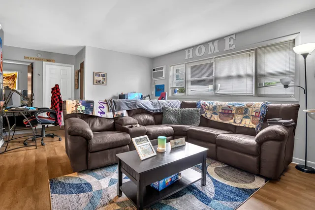 $825,000 | 100 East Market Street, Piper City, IL 60959