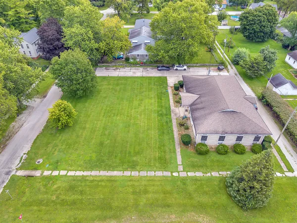 $400,000 | 100 East Market Street, Piper City, IL 60959