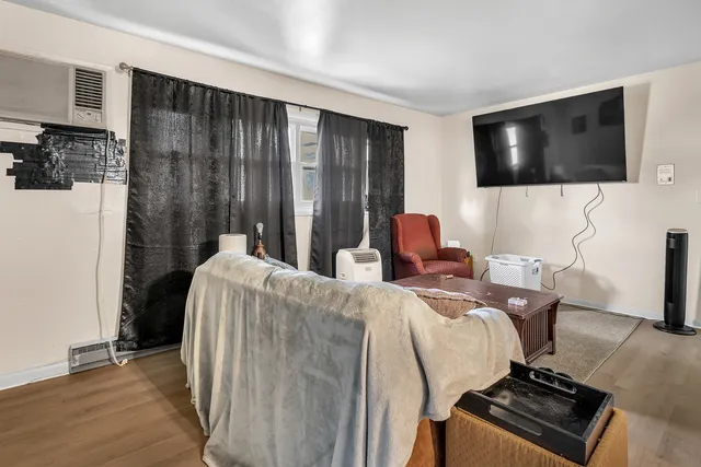 $825,000 | 100 East Market Street, Piper City, IL 60959