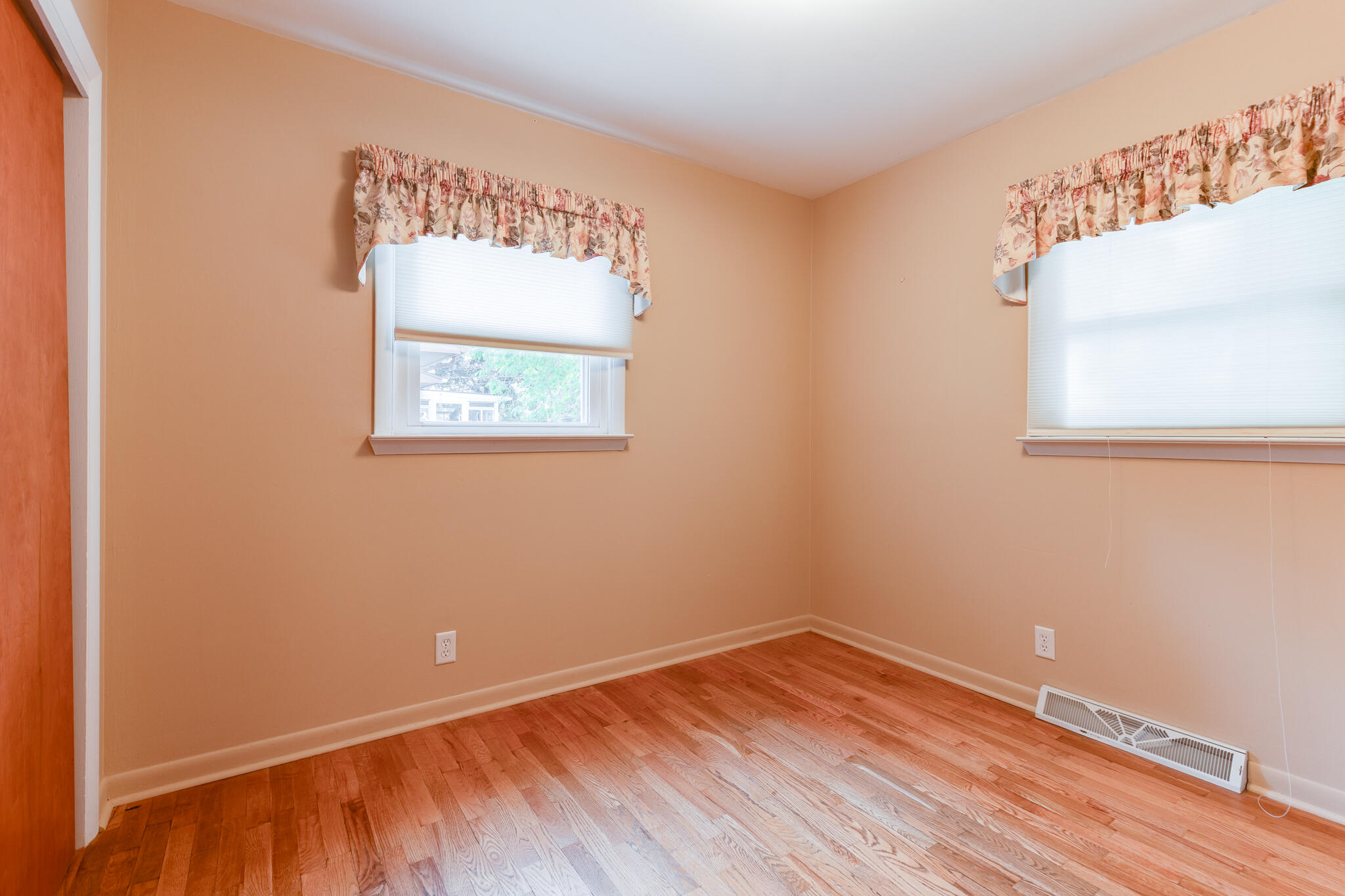 7535 Yorktown Road Lansing, MI 48917 - Photo 21 of 50 Bed 2