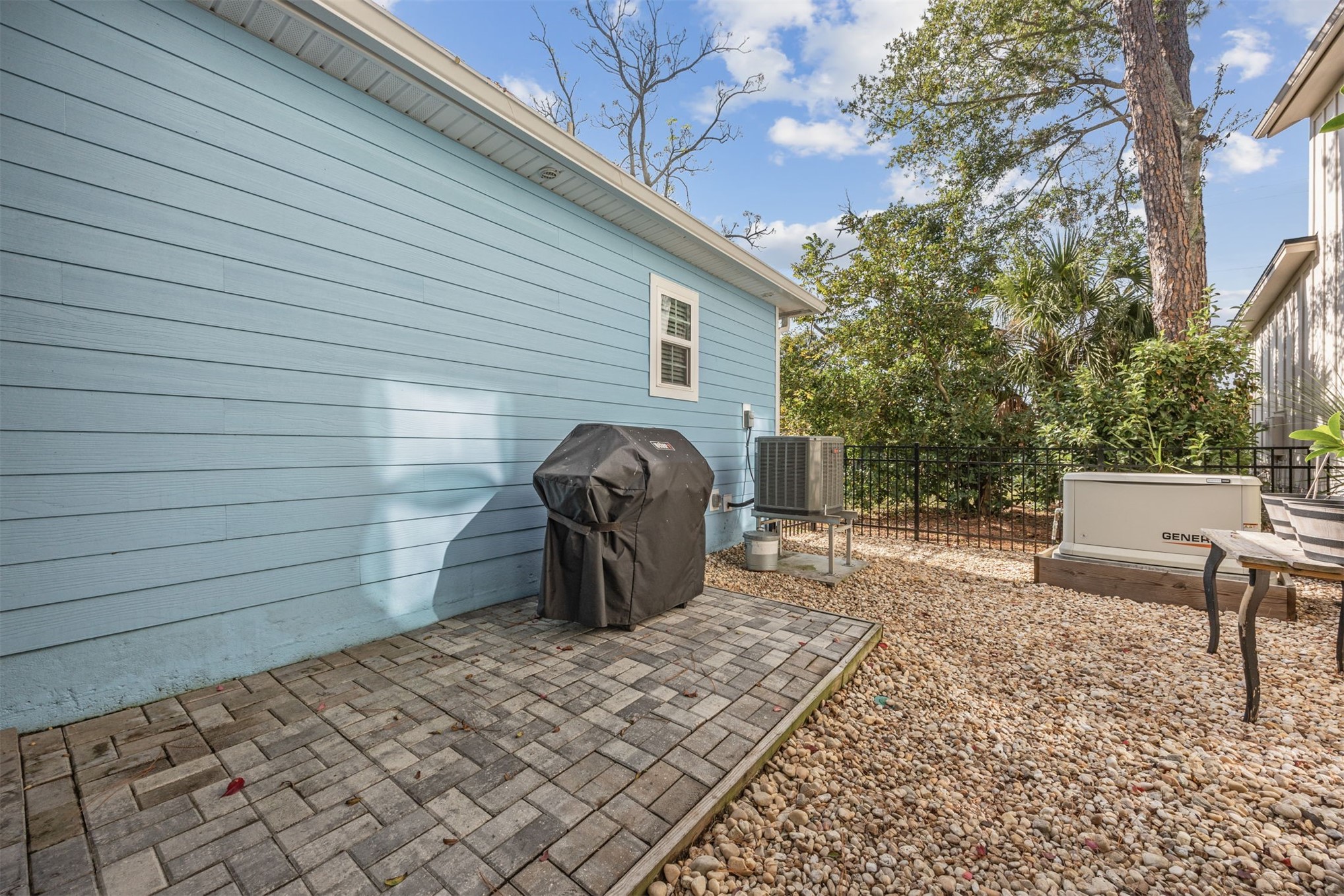 307 Elm Street Fernandina Beach, FL 32034 - Photo 27 of 35 a view of a backyard