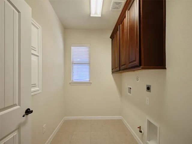 $485,000 | 20831 Camelot Legend Drive, Tomball, TX 77375