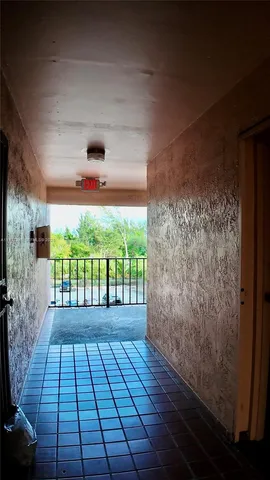 $2,500 | 325 Northwest 72nd Avenue, Unit 412, Miami, FL 33126