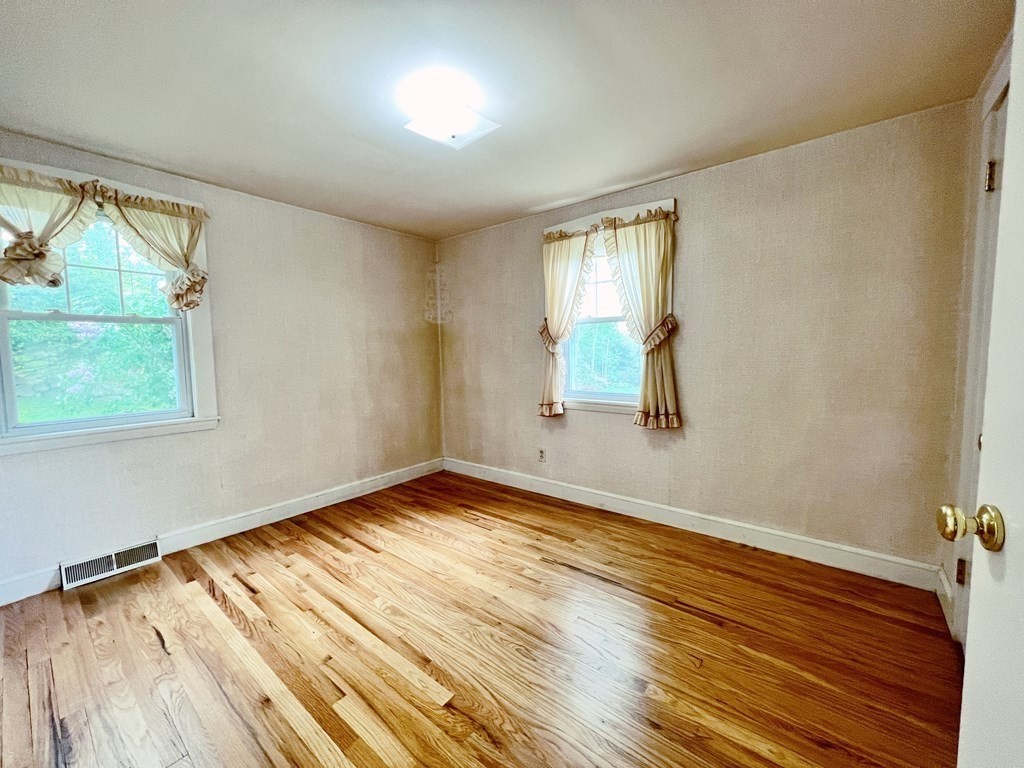 39 Long Hill Road Ashland, MA 01721 - Photo 16 of 21 Gallery Image 16