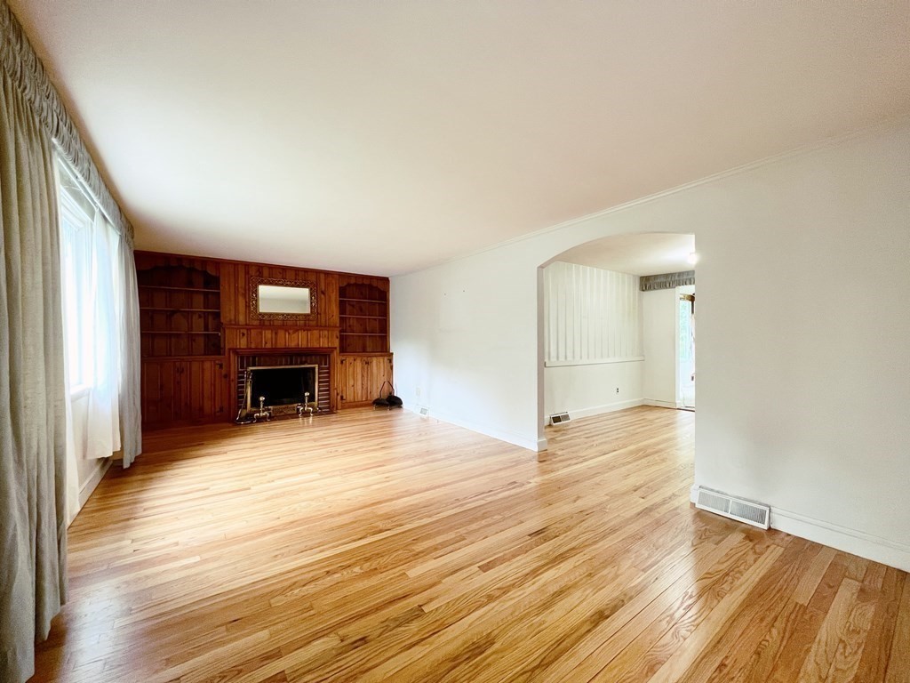 39 Long Hill Road Ashland, MA 01721 - Photo 3 of 21 Gallery Image 3