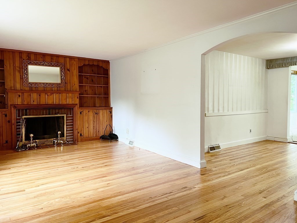39 Long Hill Road Ashland, MA 01721 - Photo 4 of 21 Gallery Image 4
