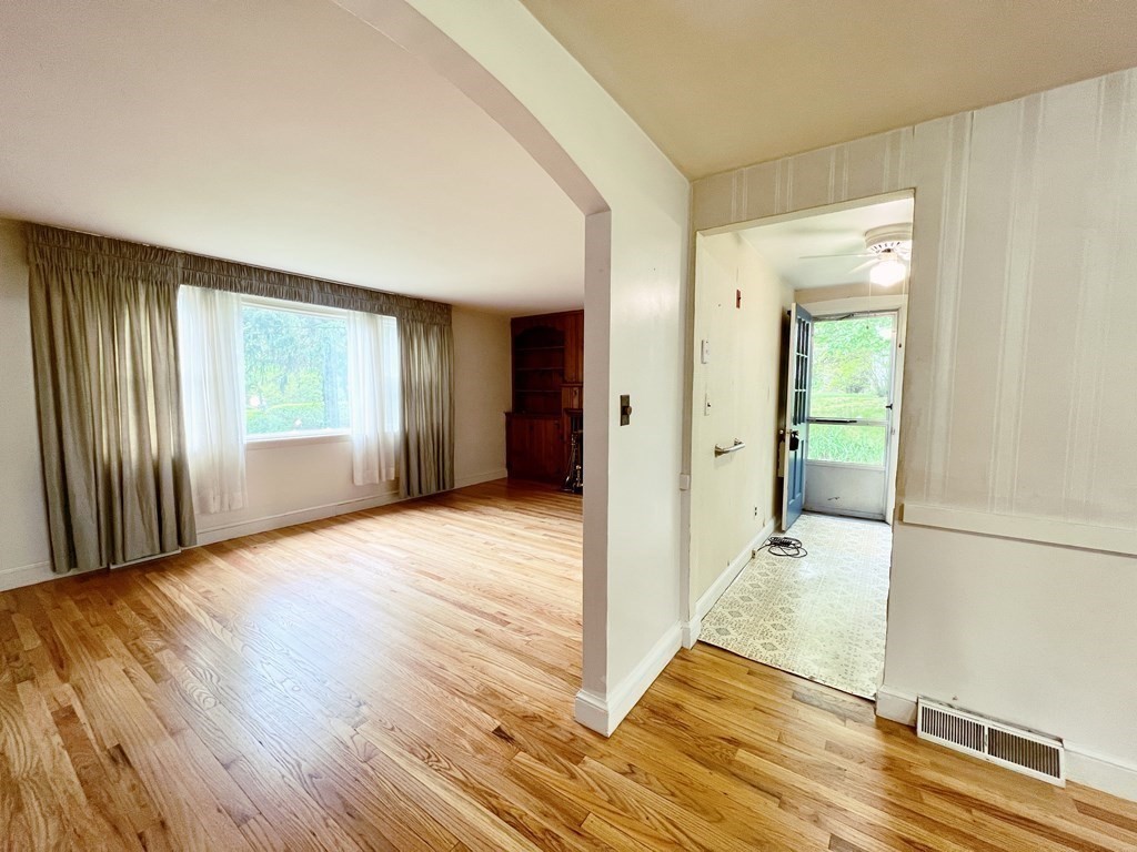 39 Long Hill Road Ashland, MA 01721 - Photo 7 of 21 Gallery Image 7