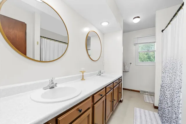 $239,900 | 6846 James Drive, Rochelle, IL 61068