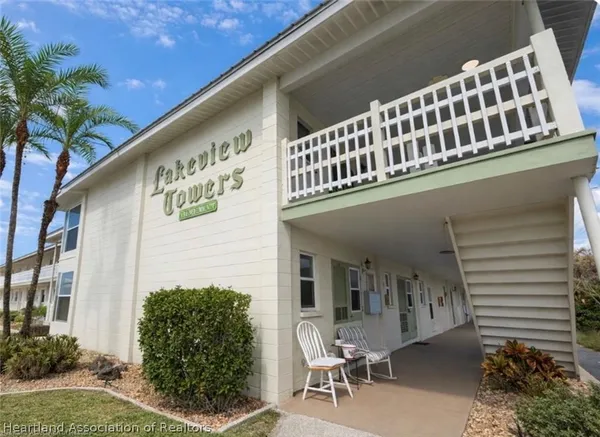 $1,000 | 1801 Lakeview Drive, Unit 302, Sebring, FL 33870