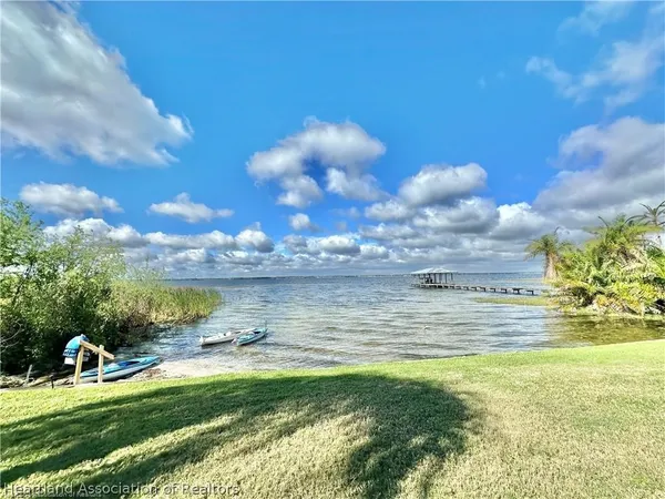 $1,000 | 1801 Lakeview Drive, Unit 302, Sebring, FL 33870
