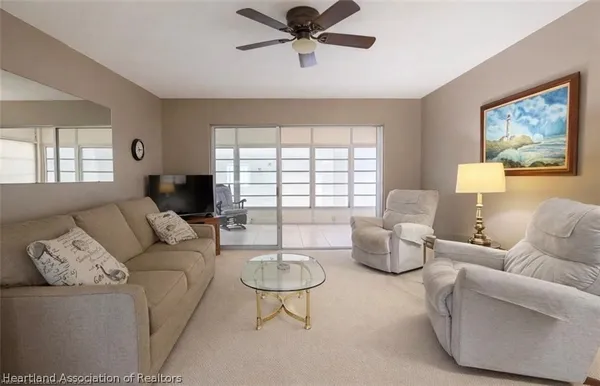 $1,000 | 1801 Lakeview Drive, Unit 302, Sebring, FL 33870