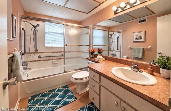$1,000 | 1801 Lakeview Drive, Unit 302, Sebring, FL 33870