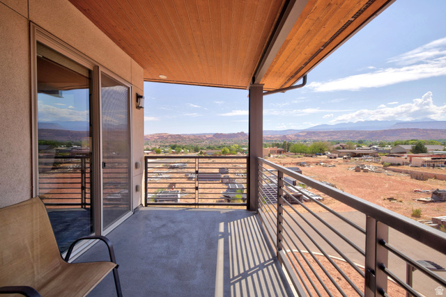 2332 Mesa Road, Unit F12 Moab, UT 84532 - Photo 25 of 39 Balcony off of the primary bedroom