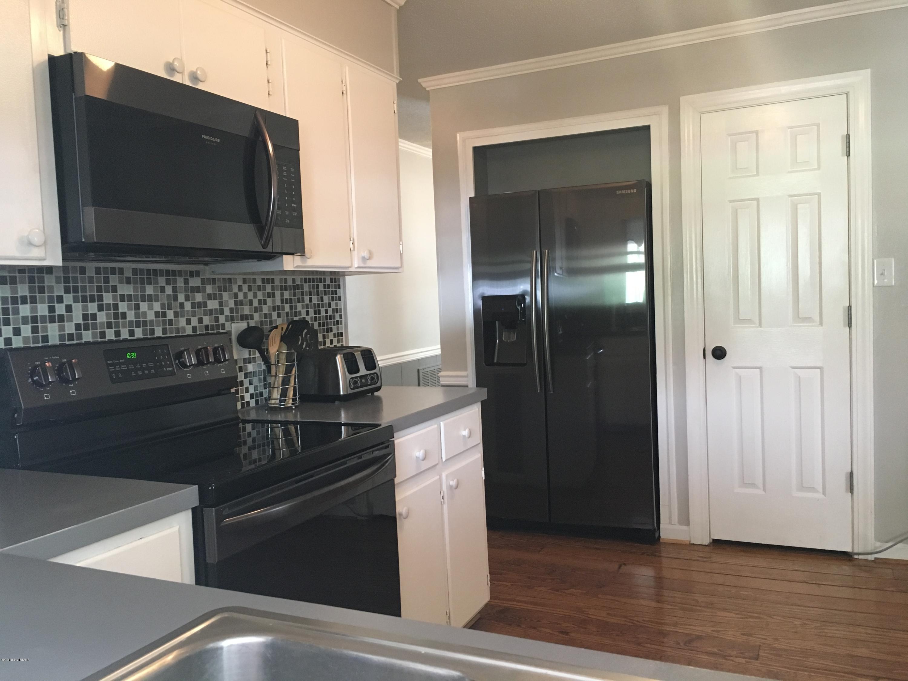 503 Alderson Road Washington, NC 27889 - Photo 10 of 17 010 Kitchen 3