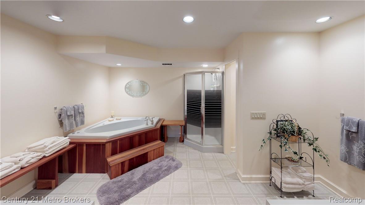 5902 Greenwood Road Gladwin, MI 48624 - Photo 59 of 73 Amazing-1120-acres-of-a-hunters-paradise-Bathroom(1).jpg