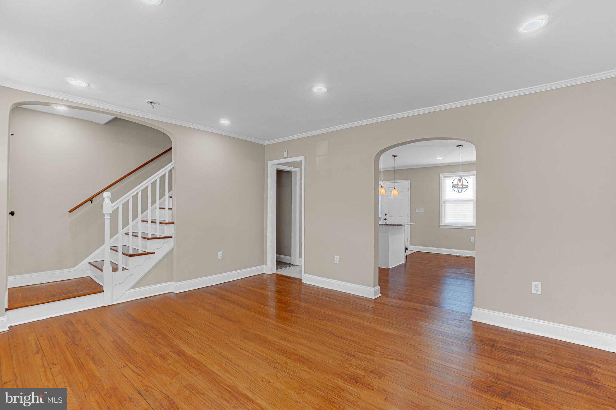 3904 Flowerton Road Baltimore, MD 21229 - Photo 11 of 29