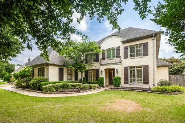 $935,000 | 1633 Dogwood Creek Drive, Germantown, TN 38139